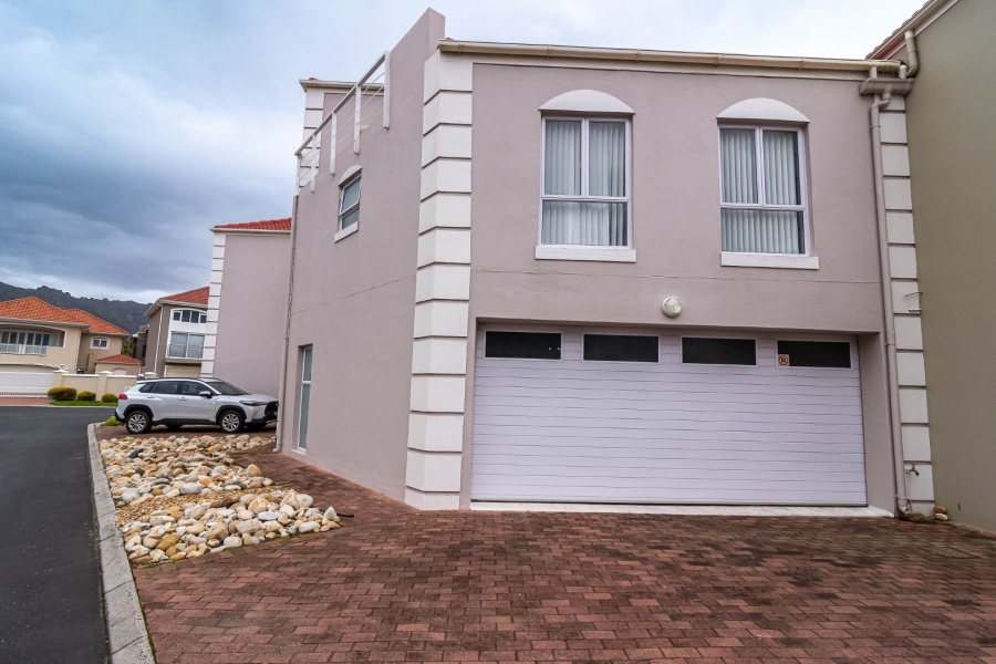 8 Bedroom Property for Sale in Harbour Island Western Cape